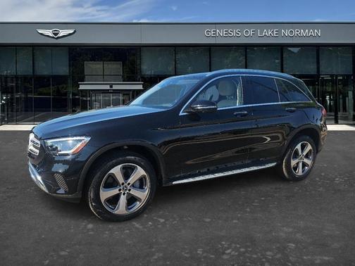 Black 2022 Mercedes-Benz GLC 300 Base
