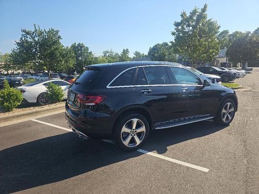 Black 2022 Mercedes-Benz GLC 300 Base