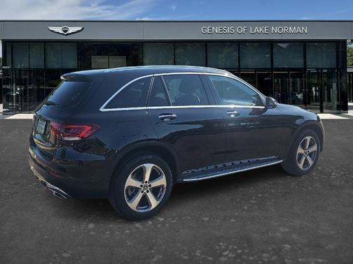 Black 2022 Mercedes-Benz GLC 300 Base