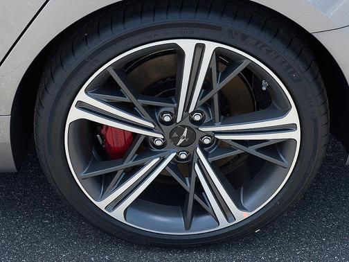 2025 Genesis G70 3.3T Sport Prestige