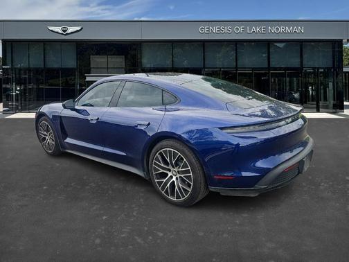 2022 Porsche Taycan Base