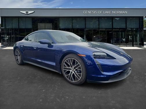 2022 Porsche Taycan Base