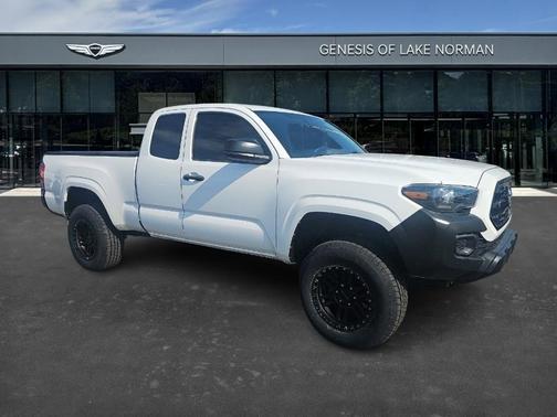 2017 Toyota Tacoma SR