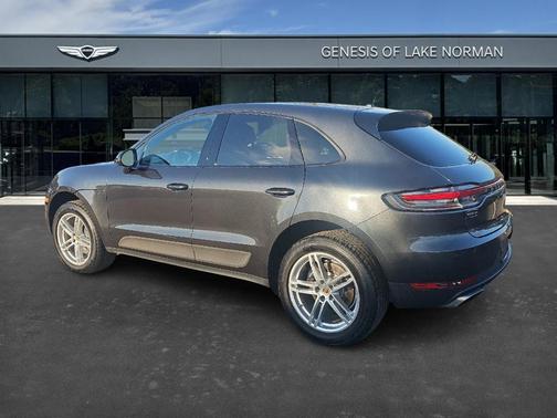 2021 Porsche Macan Base