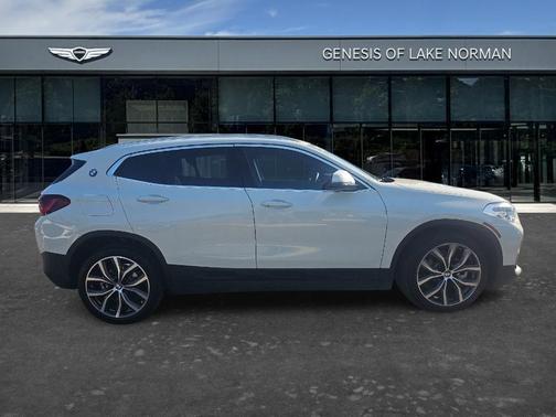 White 2023 BMW X2 sDrive28i