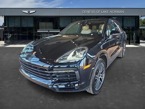 2022 Porsche Cayenne Base