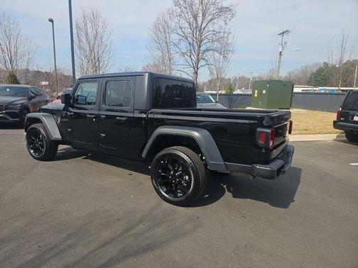 2023 Jeep Gladiator Sport