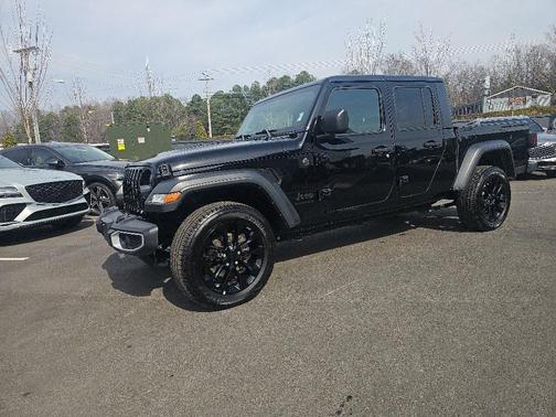2023 Jeep Gladiator Sport