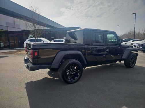 2023 Jeep Gladiator Sport