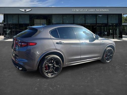 2022 Alfa Romeo Stelvio Quadrifoglio