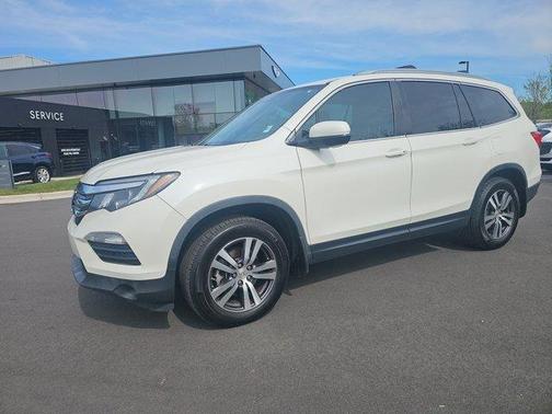 White 2018 Honda Pilot EX-L