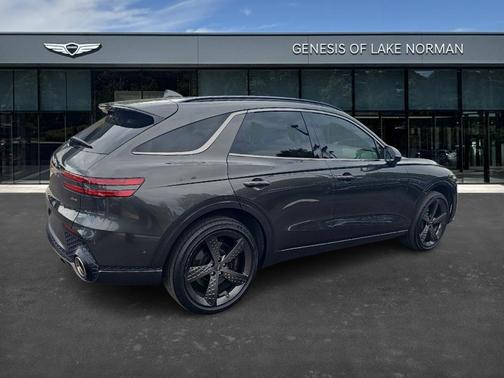 2025 Genesis GV70 2.5T