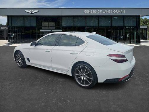 2022 Genesis G70 2.0T