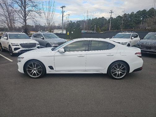 2022 Genesis G70 2.0T