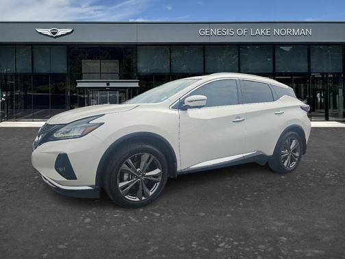 White 2019 Nissan Murano Platinum