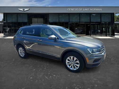 Platinum Gray Metallic 2019 Volkswagen Tiguan 2.0T SE