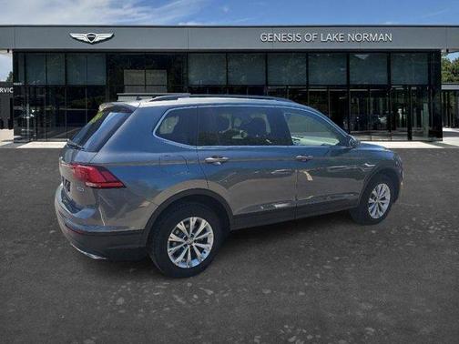 Platinum Gray Metallic 2019 Volkswagen Tiguan 2.0T SE