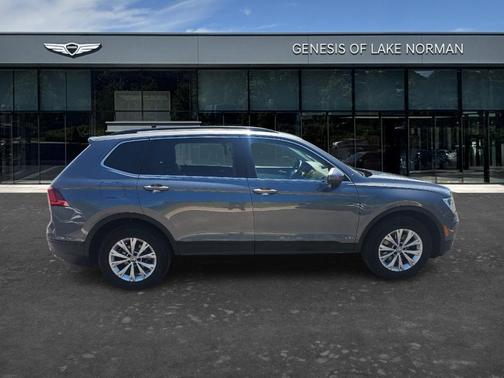 Platinum Gray Metallic 2019 Volkswagen Tiguan 2.0T SE