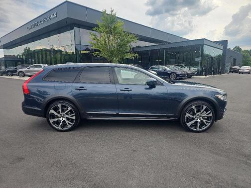 Blue 2018 Volvo V90 Cross Country T6