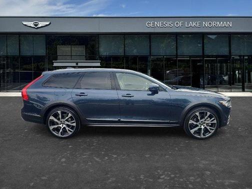 Blue 2018 Volvo V90 Cross Country T6