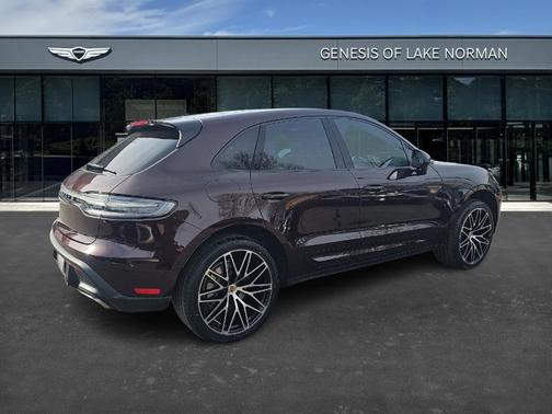 2024 Porsche Macan Base