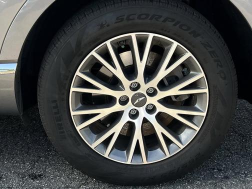 2024 Genesis GV80 2.5T