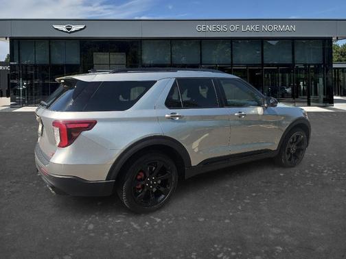 Silver 2022 Ford Explorer ST