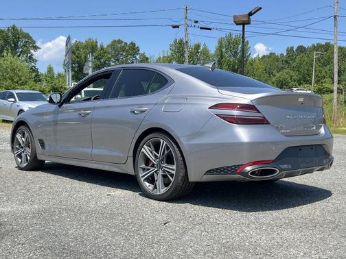 2025 Genesis G70 2.5T