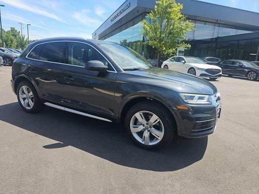Manhattan Gray Metallic 2019 Audi Q5 2.0T Premium Plus