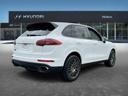 2017 Porsche Cayenne Platinum Edition