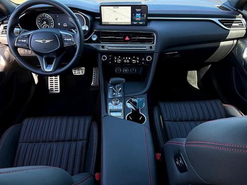 2025 Genesis G70 2.5T