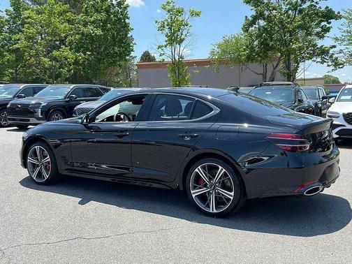 2025 Genesis G70 2.5T