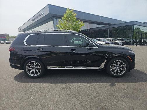 Black 2025 BMW X7 xDrive40i
