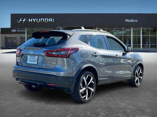 2022 Nissan Rogue Sport SL