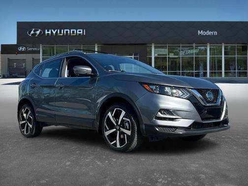 2022 Nissan Rogue Sport SL