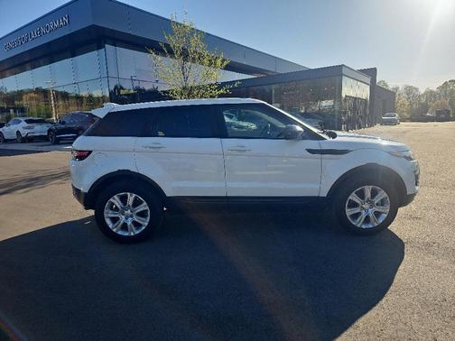 Fuji White 2017 Land Rover Range Rover Evoque SE Premium