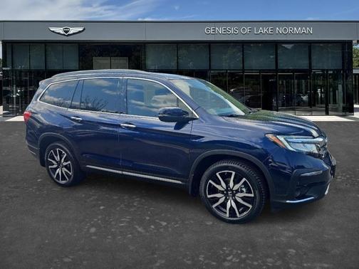 Blue 2019 Honda Pilot Touring 7-Passenger