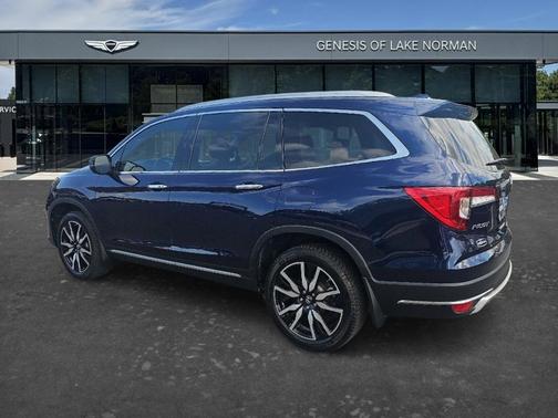 Blue 2019 Honda Pilot Touring 7-Passenger