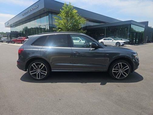 Daytona Gray Pearl Effect 2017 Audi Q5 3.0T Premium Plus
