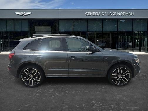 Daytona Gray Pearl Effect 2017 Audi Q5 3.0T Premium Plus