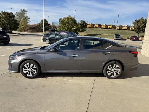 2025 Nissan Altima S FWD