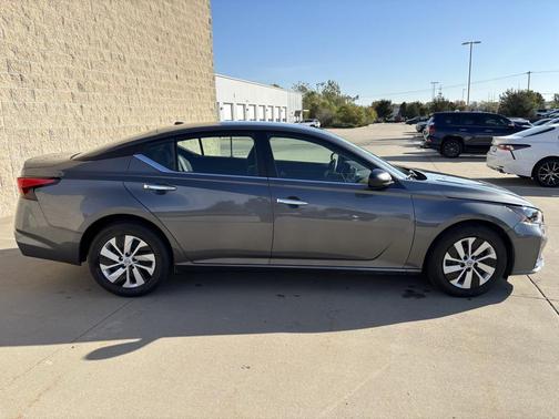 2025 Nissan Altima S FWD