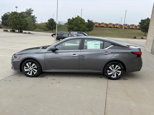 2025 Nissan Altima S FWD