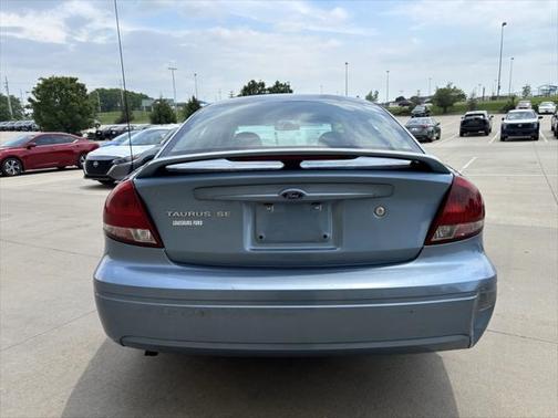 2006 Ford Taurus SE