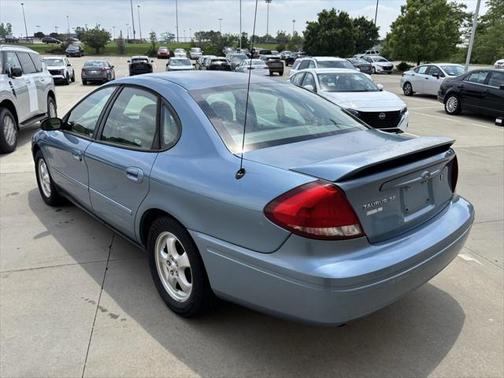 2006 Ford Taurus SE