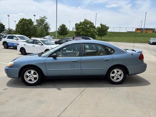 2006 Ford Taurus SE