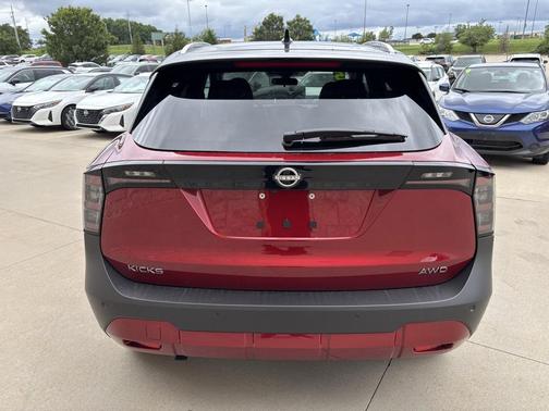 2025 Nissan Kicks SV