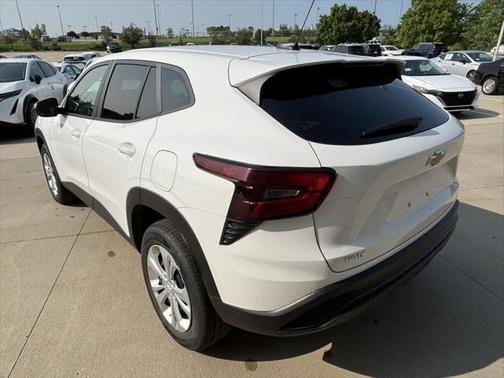2025 Chevrolet Trax LS