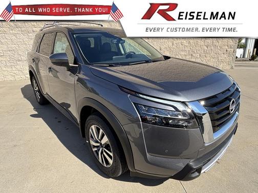 2025 Nissan Pathfinder SL 4WD
