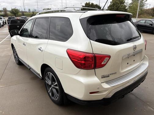 2018 Nissan Pathfinder Platinum